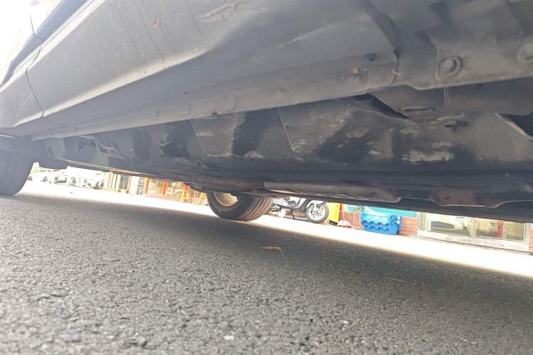Used Ford Edge 2015 2.0T GTDi Two-Wheel-Drive High-Line Version Chassis Front Right