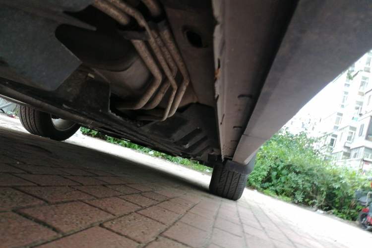 Used Ford Edge 2015 2.0T GTDi Two-Wheel-Drive High-Line Version Chassis Rear Right