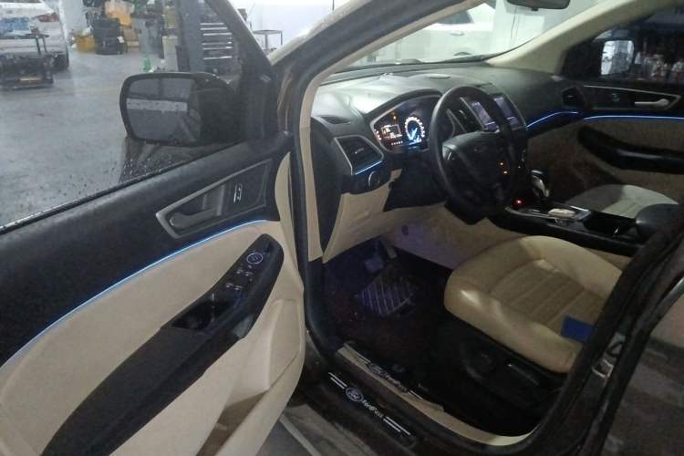 Used Ford Edge 2015 2.0T GTDi Two-Wheel-Drive Elite Edition Driver Seat