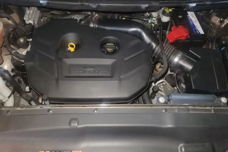 Used Ford Edge 2015 2.0T GTDi Two-Wheel-Drive High-Line Version Engine Bay