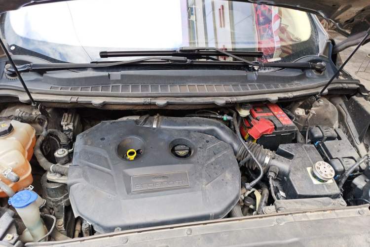 Used Ford Edge 2015 2.0T GTDi Four-Wheel Drive Prestige Model Engine Bay