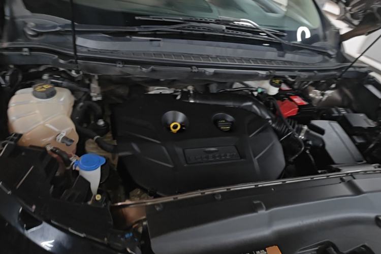 Used Ford Edge 2015 2.0T GTDi 4x4 High-Grade Model Engine Bay