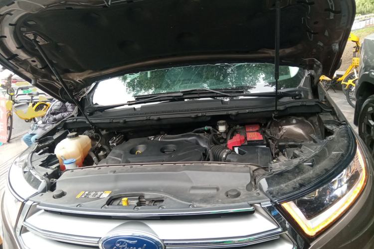 Used Ford Edge 2015 2.0T GTDi Two-Wheel-Drive High-Line Version Engine Bay