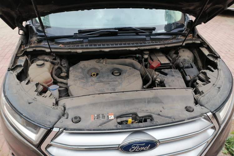 Used Ford Edge 2015 2.0T GTDi Two-Wheel-Drive High-Line Version Engine Bay