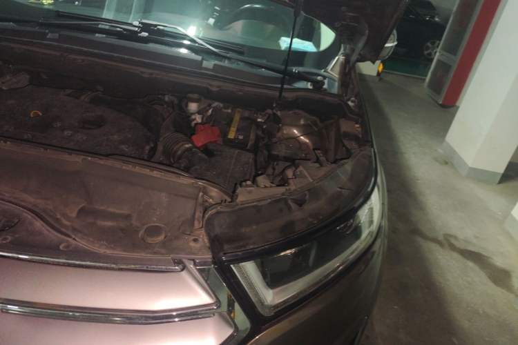 Used Ford Edge 2015 2.0T GTDi Four-Wheel Drive Prestige Model Engine Bay Left
