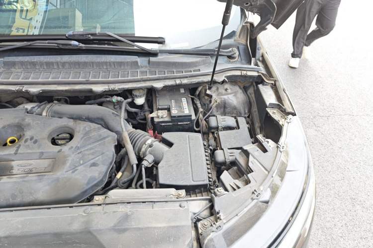 Used Ford Edge 2015 2.0T GTDi 4x4 High-Grade Model Engine Bay Left