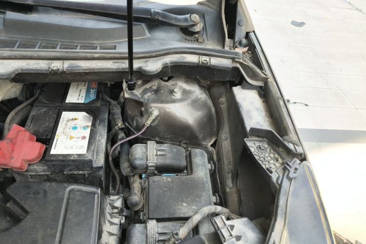 Used Ford Edge 2015 2.0T GTDi Four-Wheel Drive Prestige Model Engine Bay Left