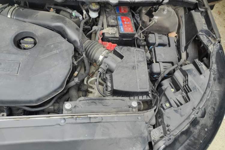 Used Ford Edge 2015 2.0T GTDi 4x4 High-Grade Model Engine Bay Left