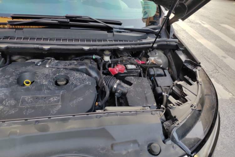 Used Ford Edge 2015 2.0T GTDi 4x4 High-Grade Model Engine Bay Left