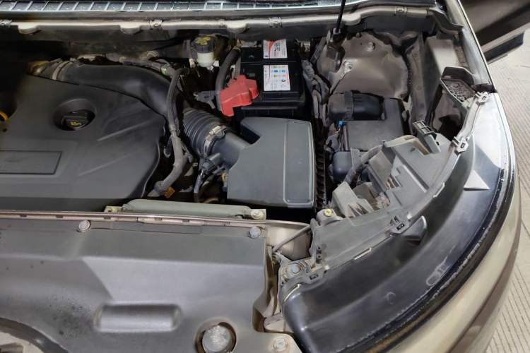 Used Ford Edge 2015 2.0T GTDi 4x4 High-Grade Model Engine Bay Left