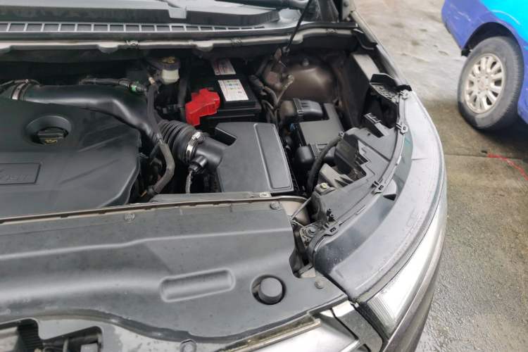 Used Ford Edge 2015 2.0T GTDi 4x4 High-Grade Model Engine Bay Left