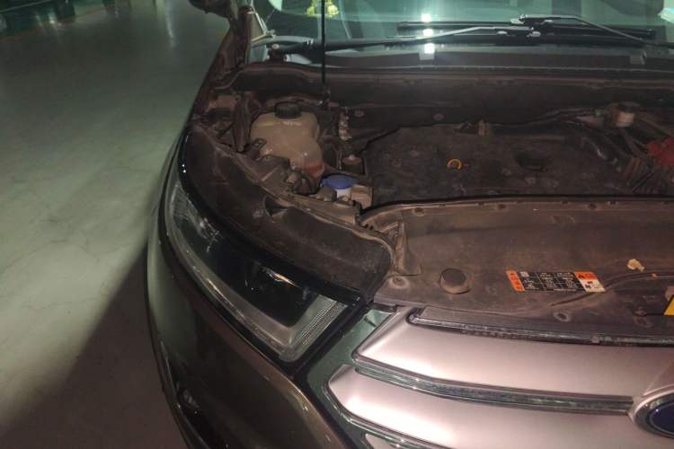 Used Ford Edge 2015 2.0T GTDi Four-Wheel Drive Prestige Model Engine Bay Right