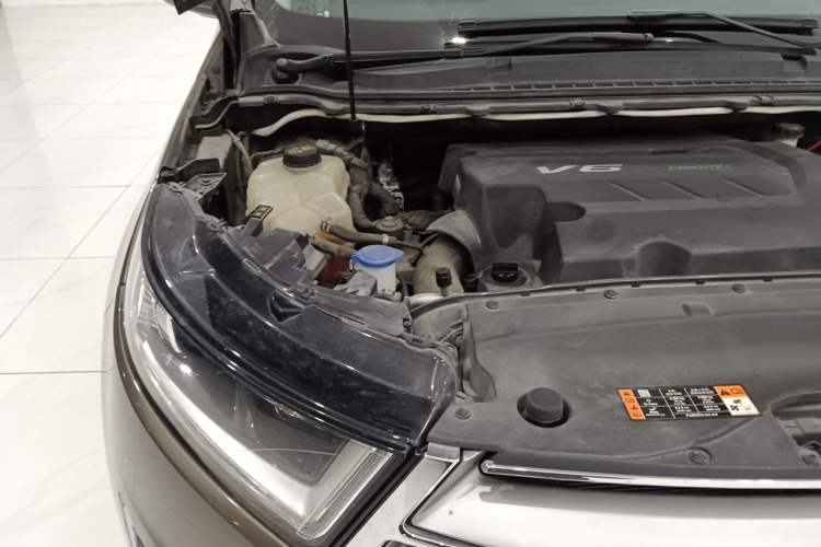 Used Ford Edge 2015 2.7T GTDi 4x4 Prestige 7-Seater Engine Bay Right