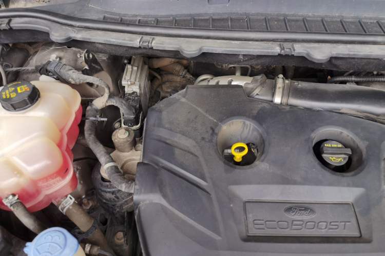 Used Ford Edge 2015 2.0T GTDi Four-Wheel Drive Prestige Model Engine Bay Right