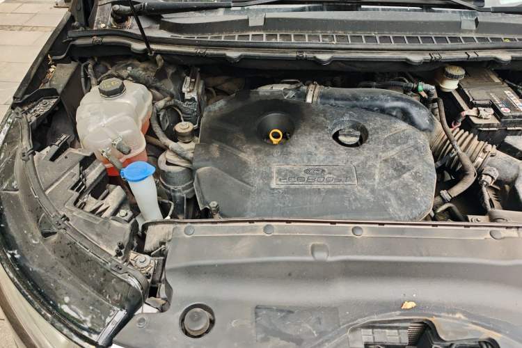 Used Ford Edge 2015 2.0T GTDi 4x4 High-Grade Model Engine Bay Right