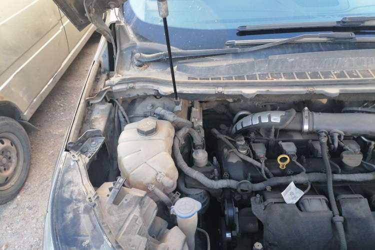 Used Ford Edge 2015 2.0T GTDi Four-Wheel Drive Prestige Model Engine Bay Right