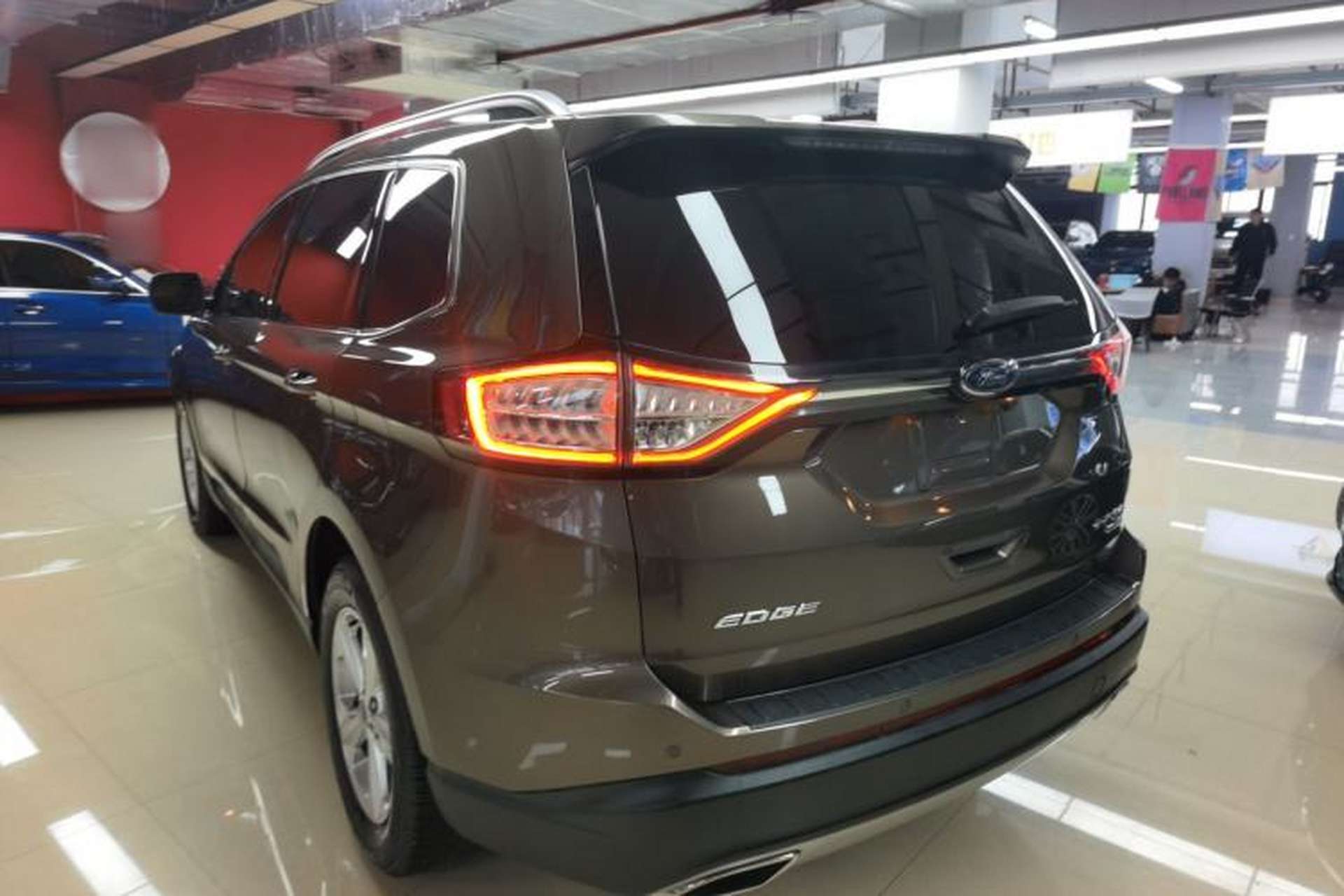 Used Ford Edge 2015 2.0T GTDi Two-Wheel-Drive Elite Edition Exterior 2