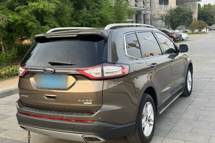 Used Ford Edge 2015 2.0T GTDi Two-Wheel-Drive Platinum Edition Exterior 3