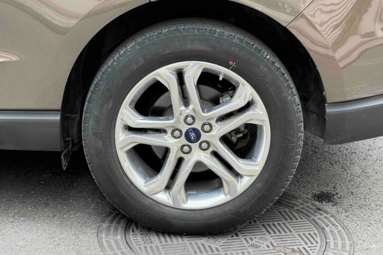 Used Ford Edge 2015 2.0T GTDi Two-Wheel-Drive High-Line Version Exterior 3