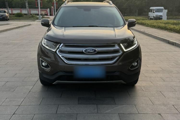 Used Ford Edge 2015 2.0T GTDi Two-Wheel-Drive Platinum Edition Exterior 4