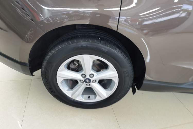Used Ford Edge 2015 2.0T GTDi Two-Wheel-Drive Elite Edition Exterior 5