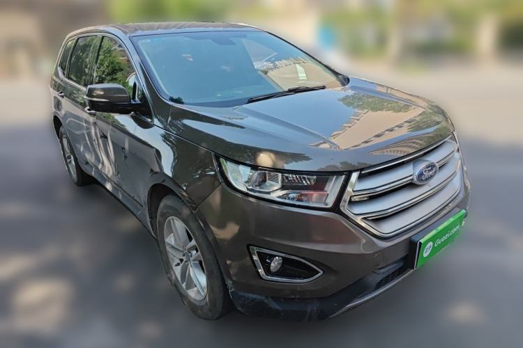 Used Ford Edge 2015 2.0T GTDi Two-Wheel-Drive Platinum Edition Front Right 45 Deg