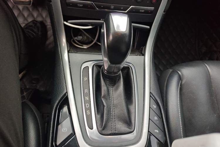 Used Ford Edge 2015 2.0T GTDi Four-Wheel Drive Prestige Model Gear Lever