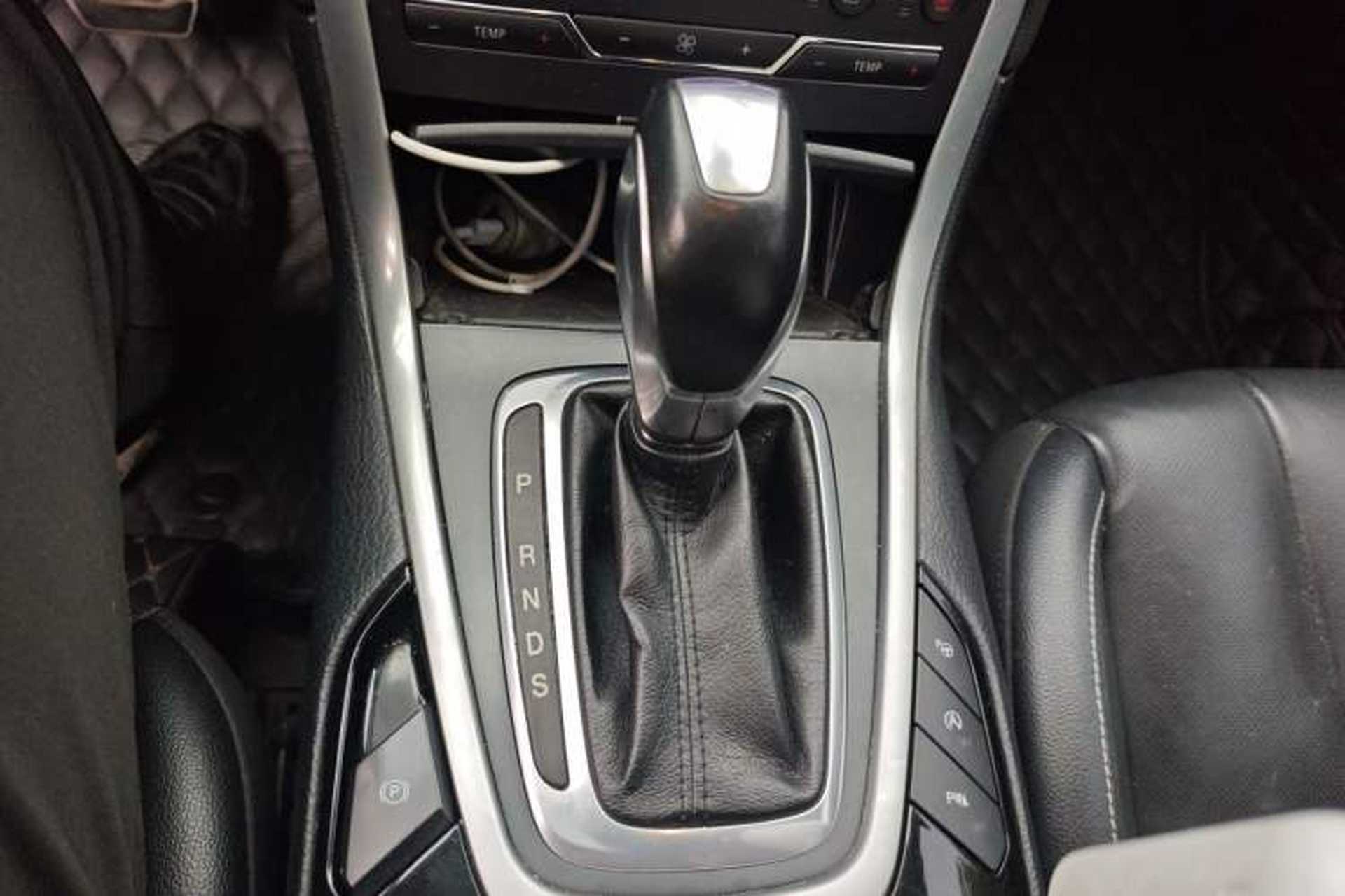 Used Ford Edge 2015 2.0T GTDi Four-Wheel Drive Prestige Model Gear Lever
