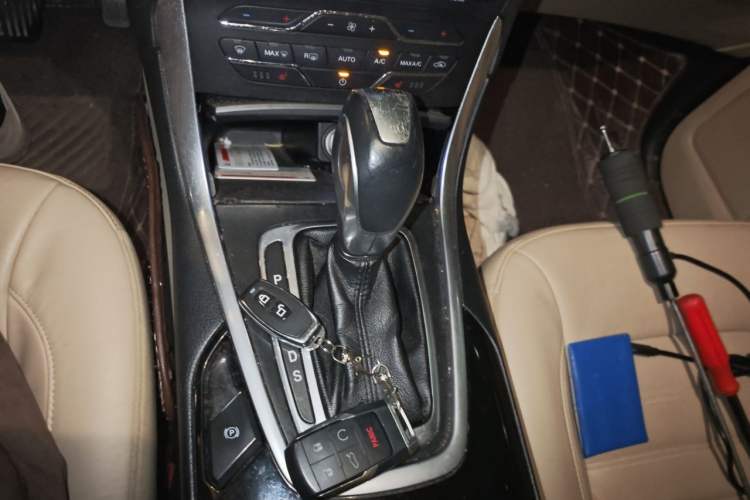Used Ford Edge 2015 2.0T GTDi 4x4 High-Grade Model Gear Lever