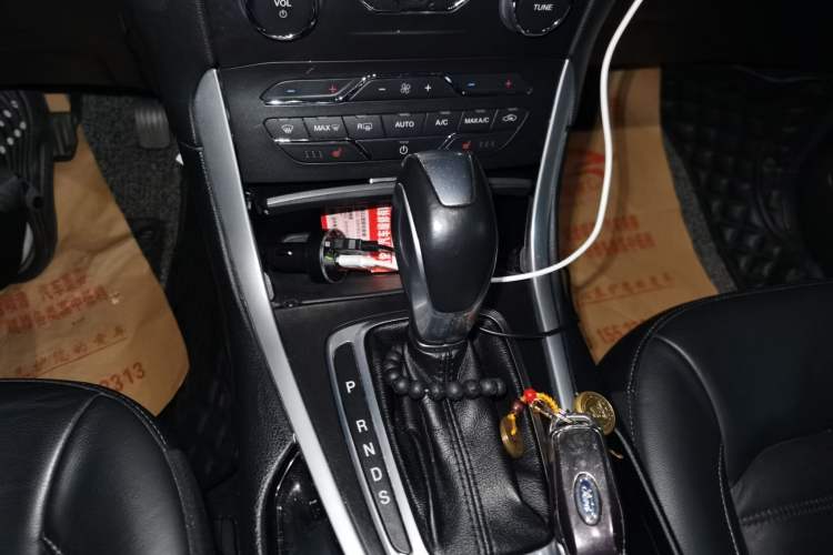 Used Ford Edge 2015 2.0T GTDi Two-Wheel-Drive High-Line Version Gear Lever