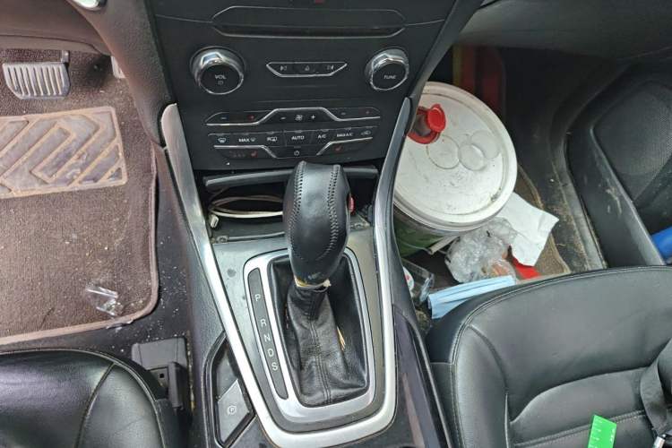 Used Ford Edge 2015 2.0T GTDi 4x4 High-Grade Model Gear Lever