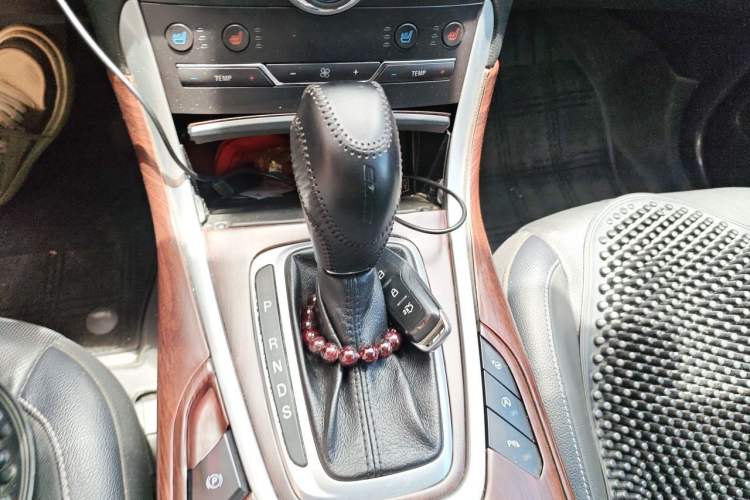 Used Ford Edge 2015 2.0T GTDi Four-Wheel Drive Prestige Model Gear Lever