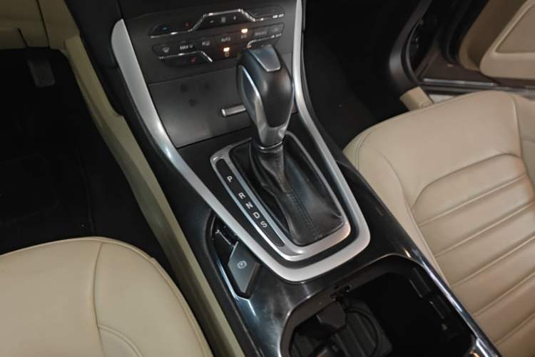 Used Ford Edge 2015 2.0T GTDi 4x4 High-Grade Model Gear Lever