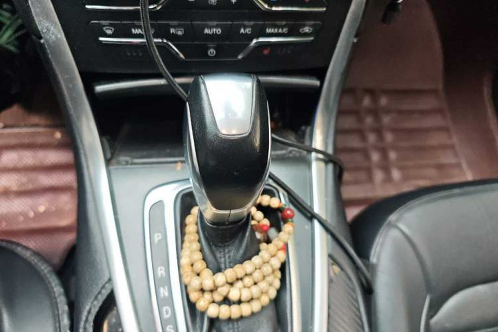 Used Ford Edge 2015 2.0T GTDi 4x4 High-Grade Model Gear Lever