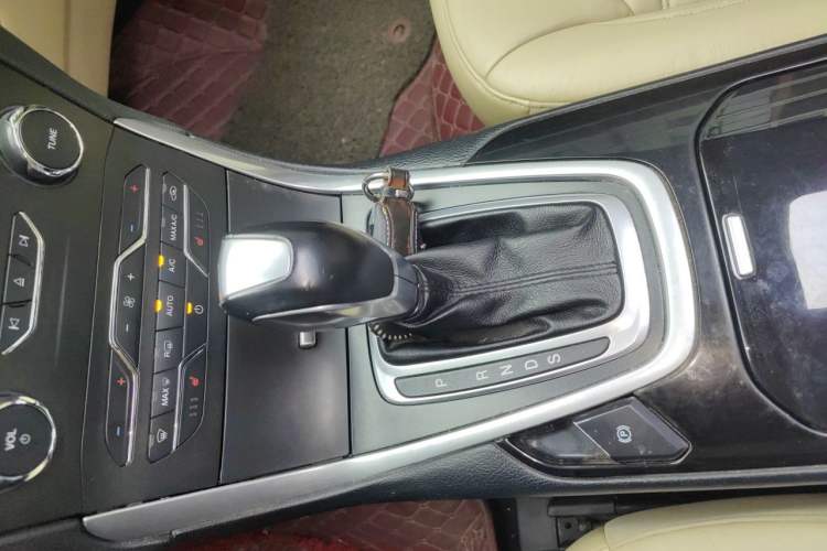 Used Ford Edge 2015 2.0T GTDi 4x4 High-Grade Model Gear Lever
