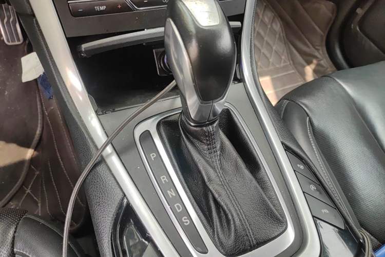 Used Ford Edge 2015 2.0T GTDi Four-Wheel Drive Prestige Model Gear Lever