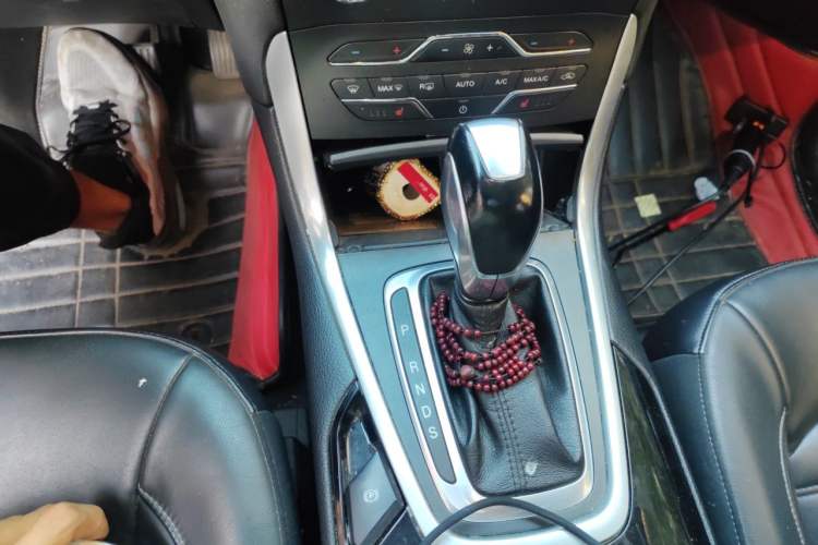 Used Ford Edge 2015 2.0T GTDi 4x4 High-Grade Model Gear Lever