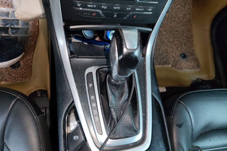 Used Ford Edge 2015 2.0T GTDi 4x4 High-Grade Model Gear Lever
