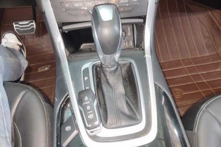 Used Ford Edge 2015 2.0T GTDi 4x4 High-Grade Model Gear Lever