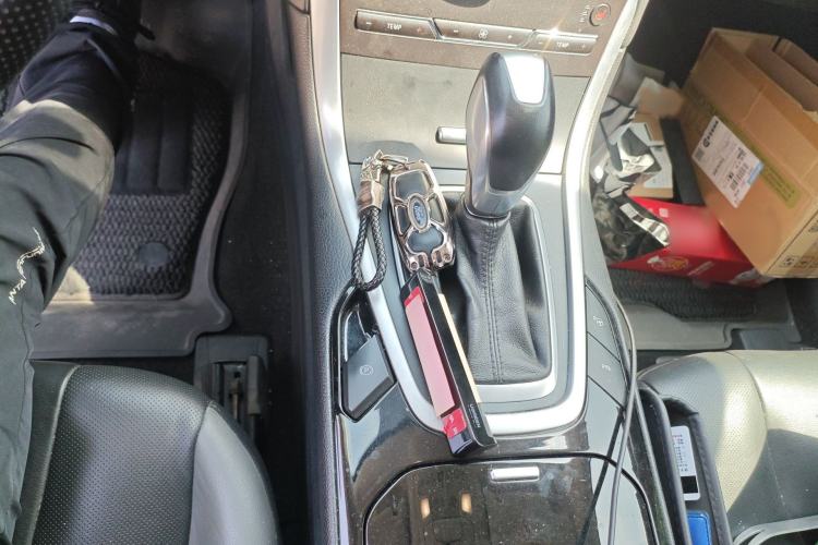 Used Ford Edge 2015 2.7T GTDi 4x4 Sporty 7-Seater Gear Lever