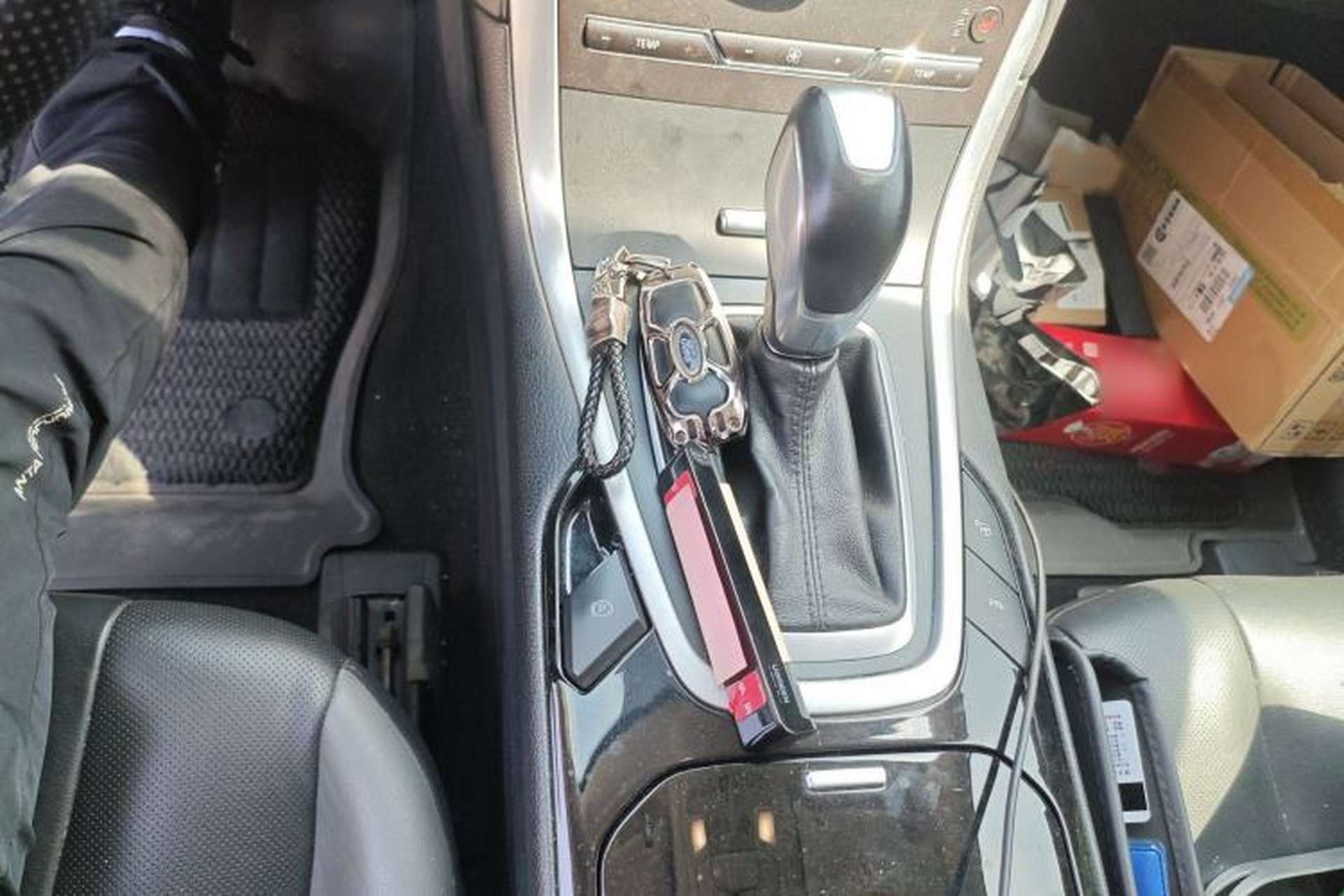 Used Ford Edge 2015 2.7T GTDi 4x4 Sporty 7-Seater Gear Lever