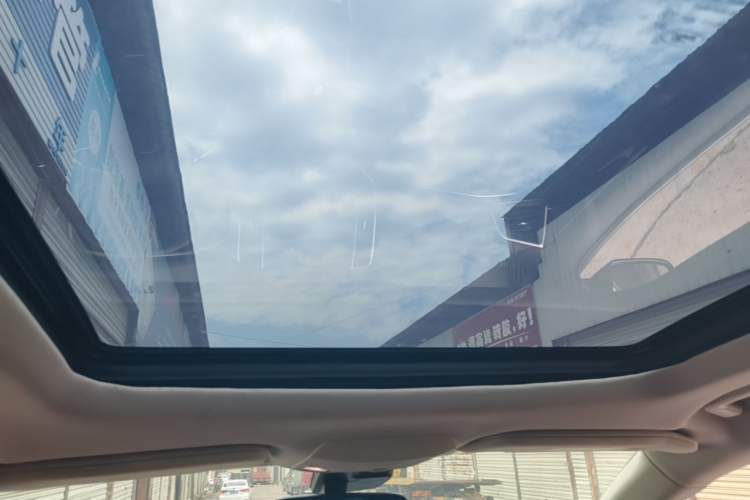 Used Ford Edge 2015 2.0T GTDi Two-Wheel-Drive High-Line Version Headliner