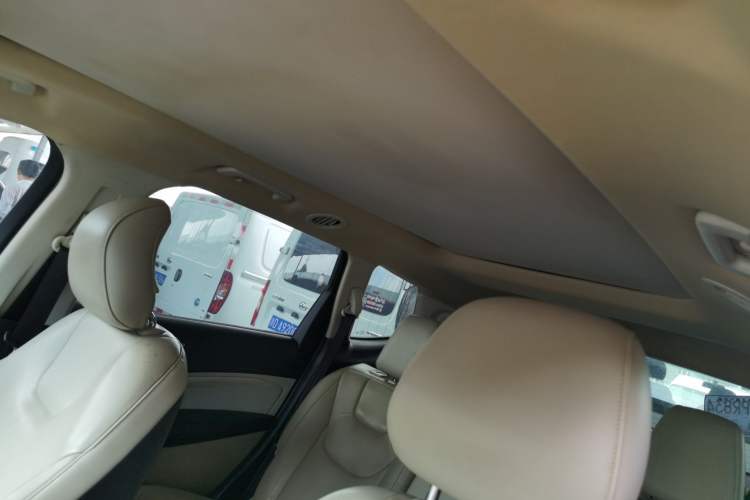 Used Ford Edge 2015 2.0T GTDi Four-Wheel Drive Prestige Model Headliner