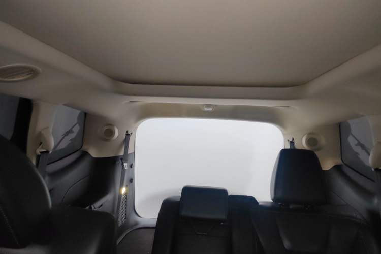 Used Ford Edge 2015 2.0T GTDi Four-Wheel Drive Prestige Model Headliner