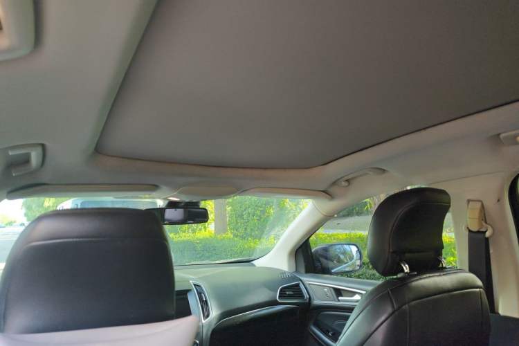 Used Ford Edge 2015 2.0T GTDi Two-Wheel-Drive High-Line Version Headliner