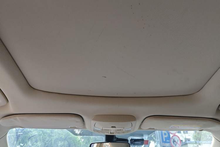 Used Ford Edge 2015 2.0T GTDi Two-Wheel-Drive High-Line Version Headliner