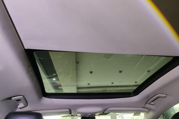 Used Ford Edge 2015 2.0T GTDi Four-Wheel Drive Prestige Model Headliner