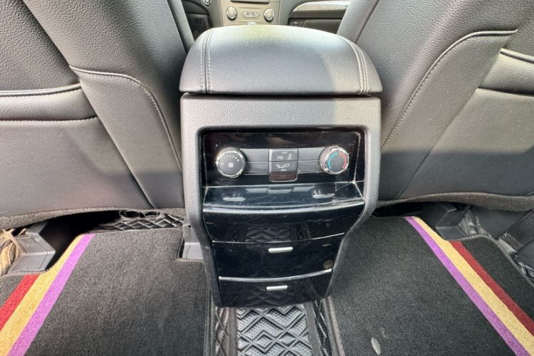 Used Ford Edge 2015 2.0T GTDi 4x4 High-Grade Model Interior 1