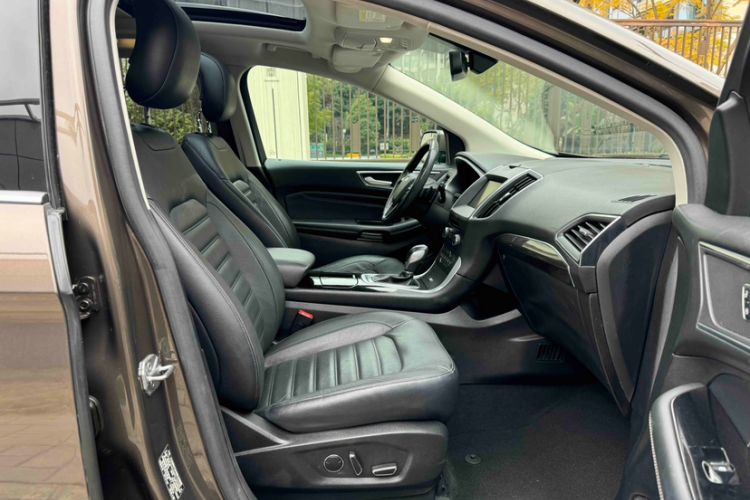Used Ford Edge 2015 2.0T GTDi Two-Wheel-Drive High-Line Version Interior 1