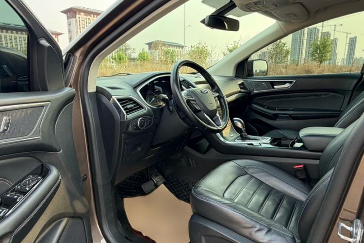 Used Ford Edge 2015 2.0T GTDi 4x4 High-Grade Model Interior 3